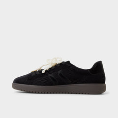 Chicsneaker2