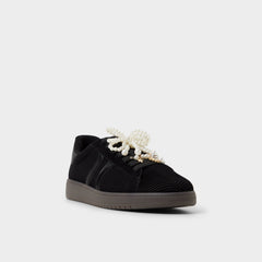 Chicsneaker2