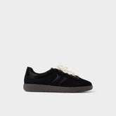 Chicsneaker2